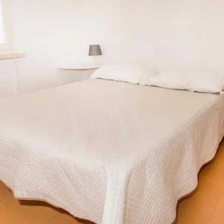 Casa Con Giardino A - M050